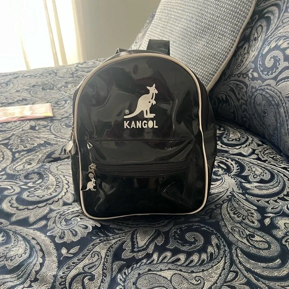 Rare vintage Kangol black patent leather 90’s backpack. Very good condition - Picture 1 of 4